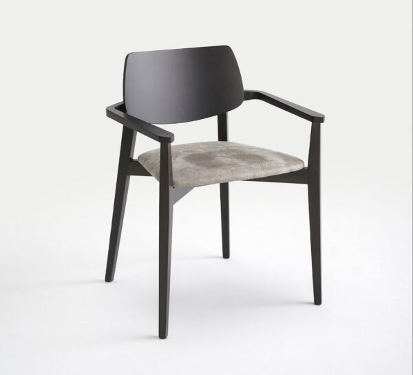 ALMA armchair (customizable)
